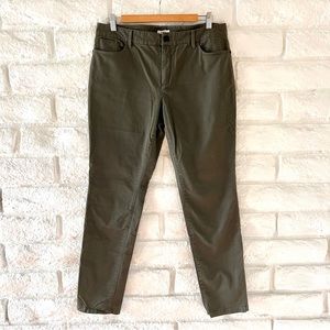 DKNY 5 pocket Green Pants Sz 8 P-35